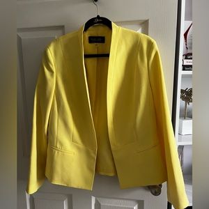 Yellow blazer